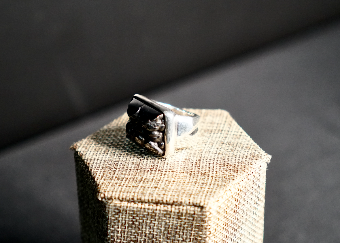 MOROCCAN MAGNETITE RING